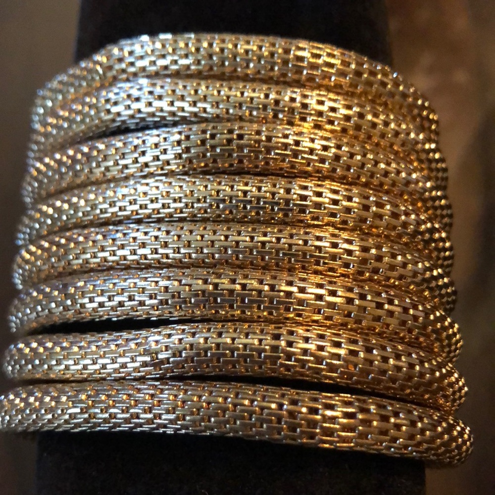 ♾️ 8 stretchy stacking antique gold tone bracelets